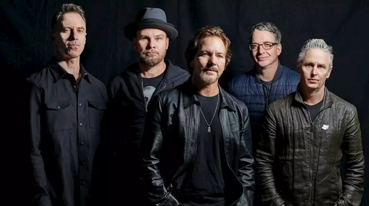 Pearl Jam’s ‘Rearviewmirror’ Shines Atop Rock Album Charts