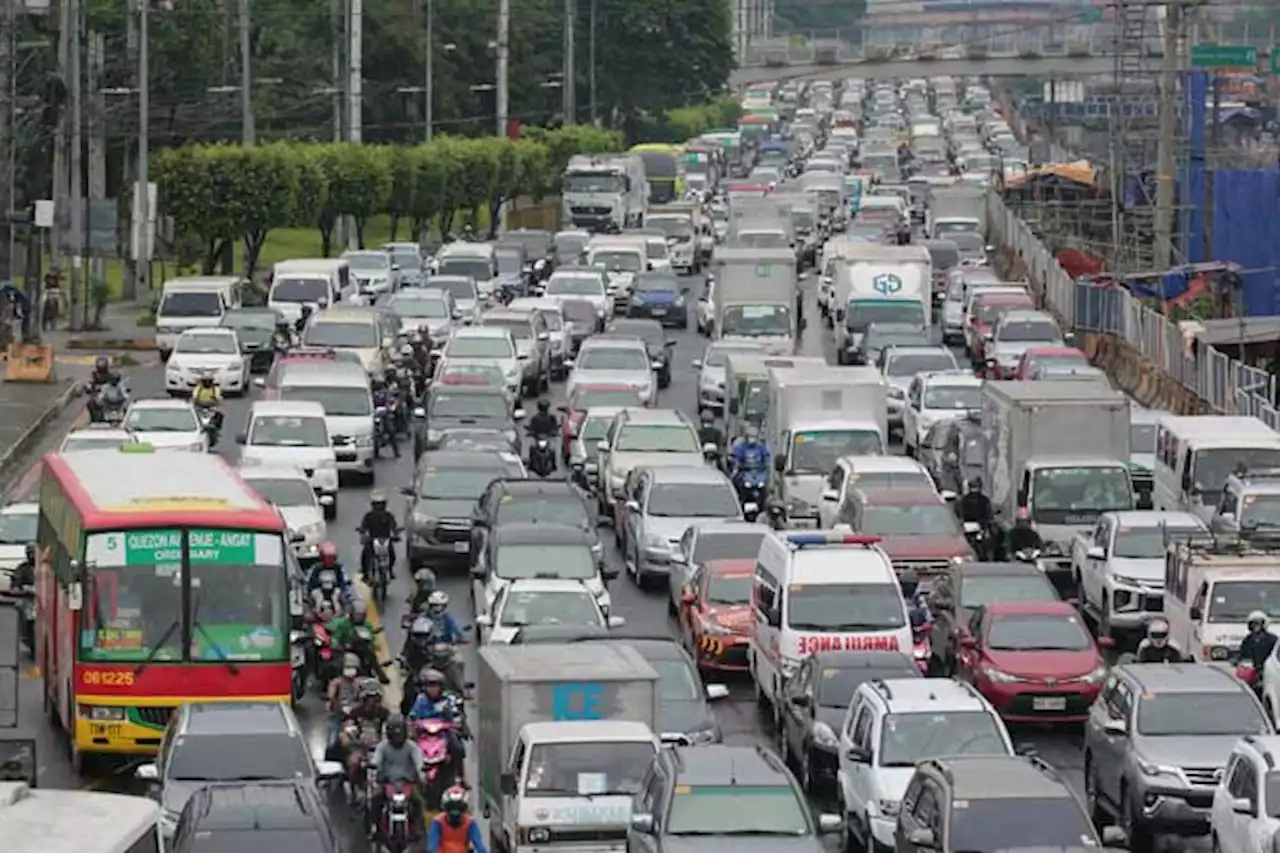 Philippines wants government workers to report early to ease traffic - BusinessWorld Online