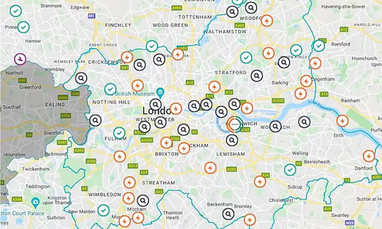 Huge power wipes out traffic lights and electricity across the Capital