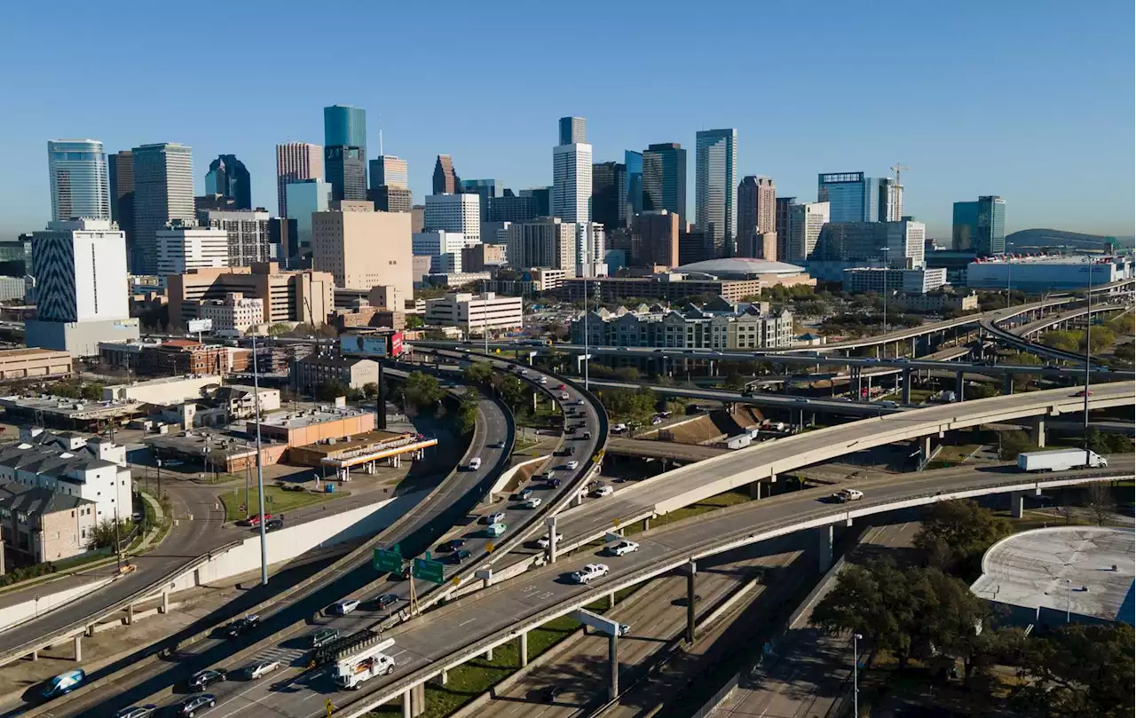 TxDOT’s massive rebuild of I-45 through Houston will cost $750 million more than expected, easily top $9 billion as work is changed, delayed