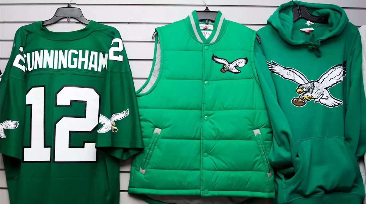 Eagles Bringing Back Popular Kelly Green Jerseys as Alternates in 2023