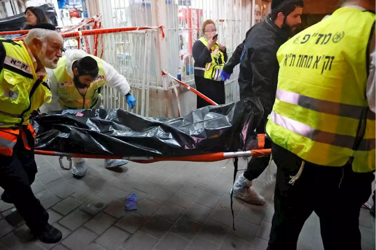 Gun attacks kill five near Tel Aviv – Israel medics