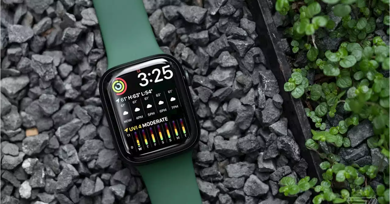 watchOS 8.5 may have broken fast charging on the Apple Watch Series 7