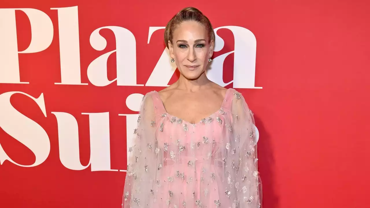 Sarah Jessica Parker’s Plaza Suite Premiere Dress Is a “New York Pink” Dream