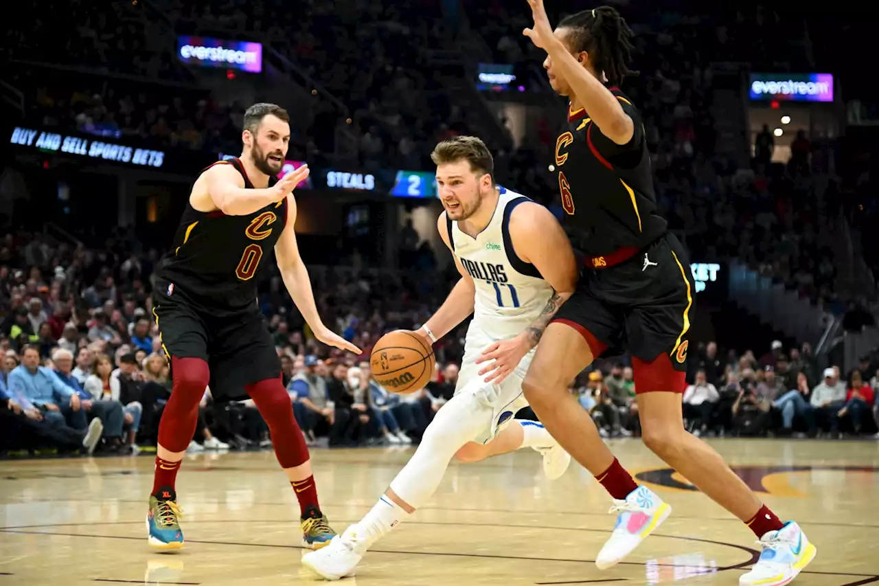 Mavericks Clinch Top 6 Playoff Spot With Win At Cleveland