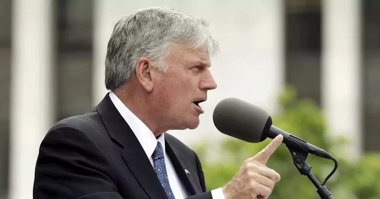 Franklin Graham writes Putin and Zelensky calling for a ceasefire during Holy Week