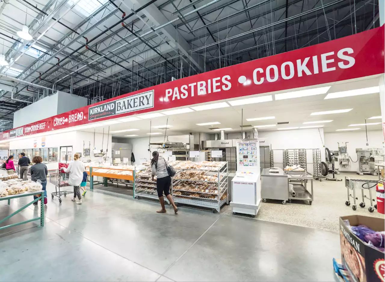 Costco's Bakery Is Selling These Beloved Treats Right Now — Eat This Not That