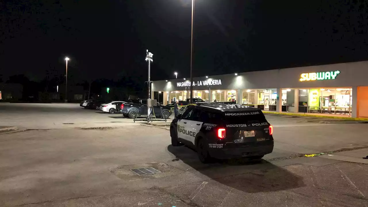 Off-duty officer Surfside police officer stabbed in SE Houston