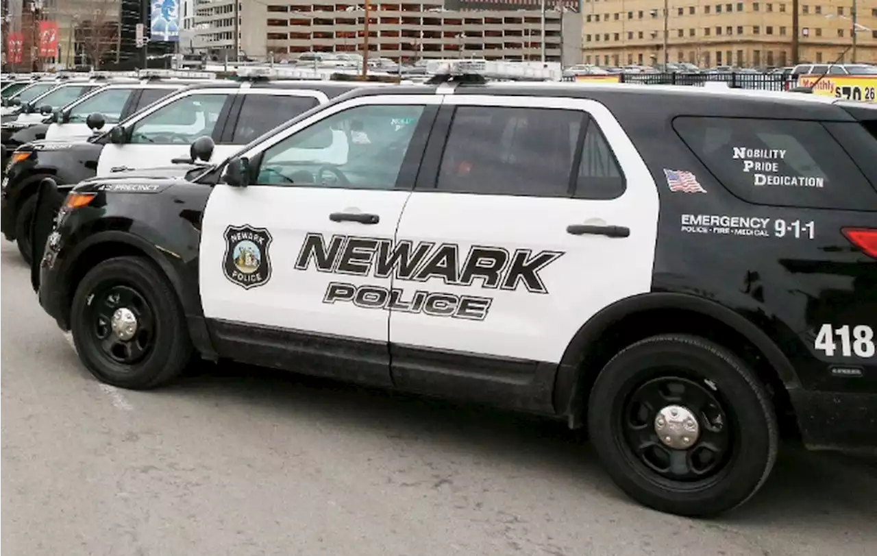 Two killed, 3 hurt in crash involving stolen vehicle in Newark, officials say