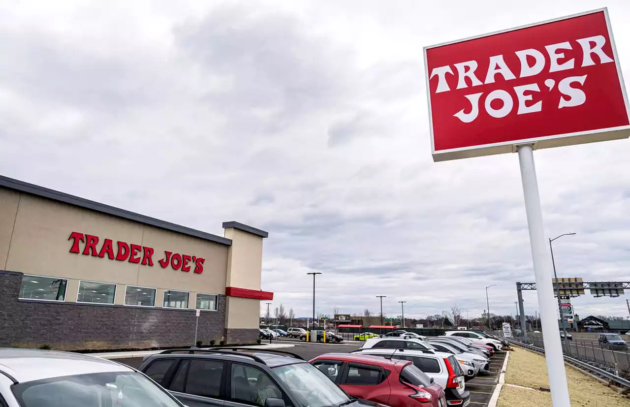 See the crowd waiting to get into central Pa.’s new Trader Joe’s, opening today: video