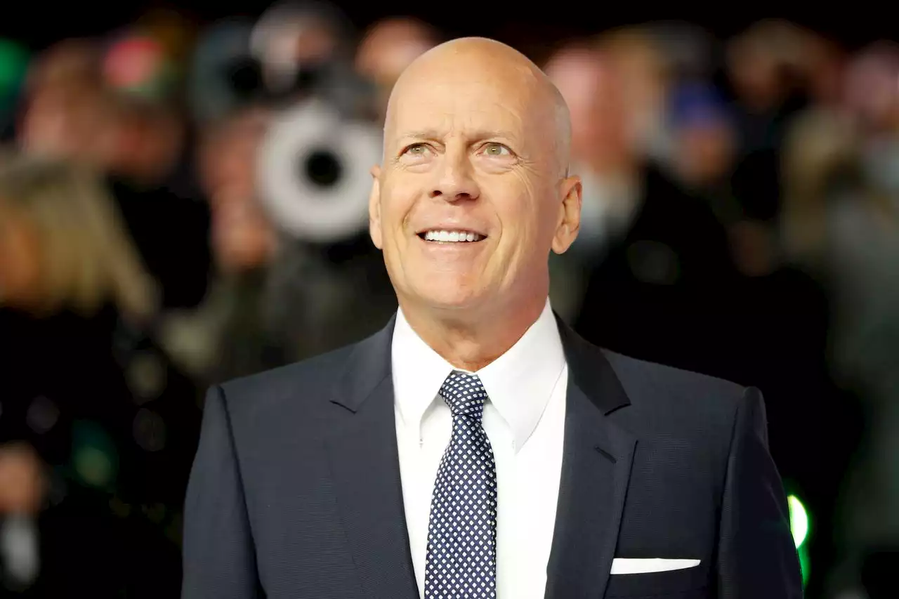 What is aphasia, the medical condition that is prompting Bruce Willis to retire?