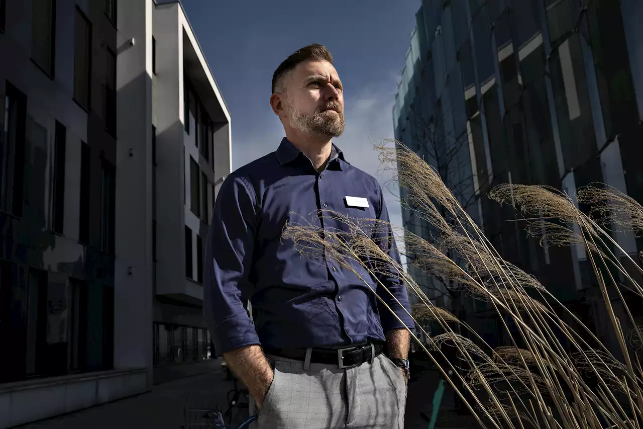 På nya skolan kan eleverna få kvarsittning och betyg i fyran