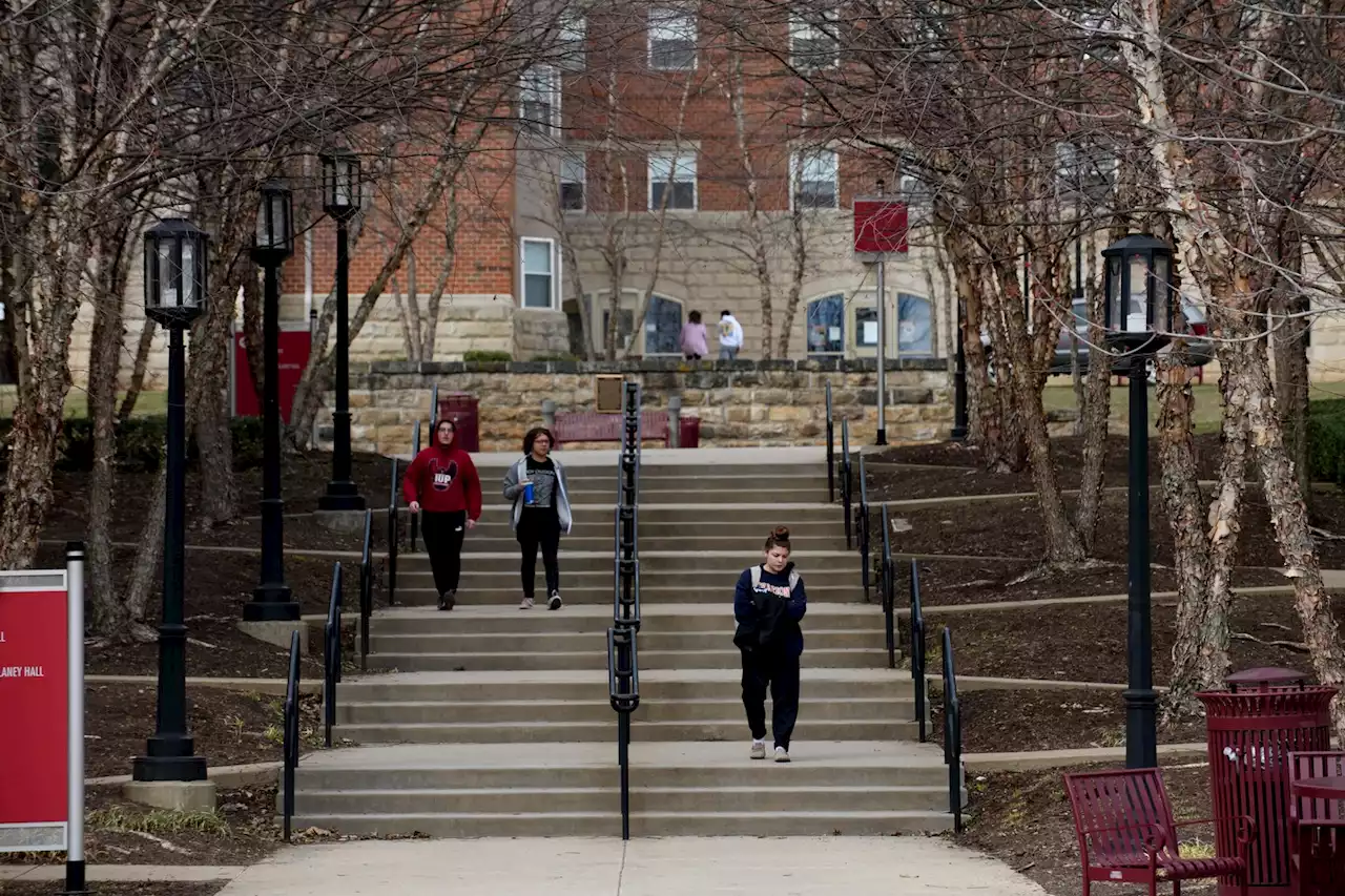 Colleges scramble to recruit students as nationwide enrollment plunges