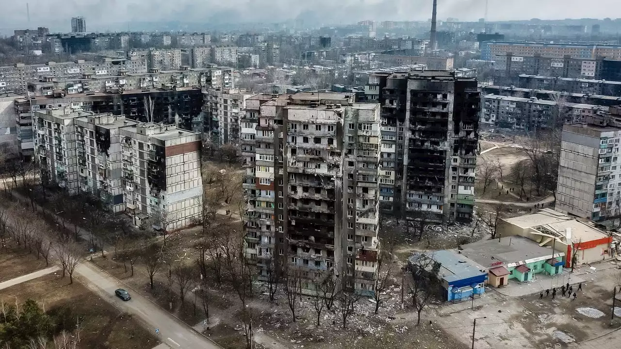 The Last Cell Tower in Mariupol