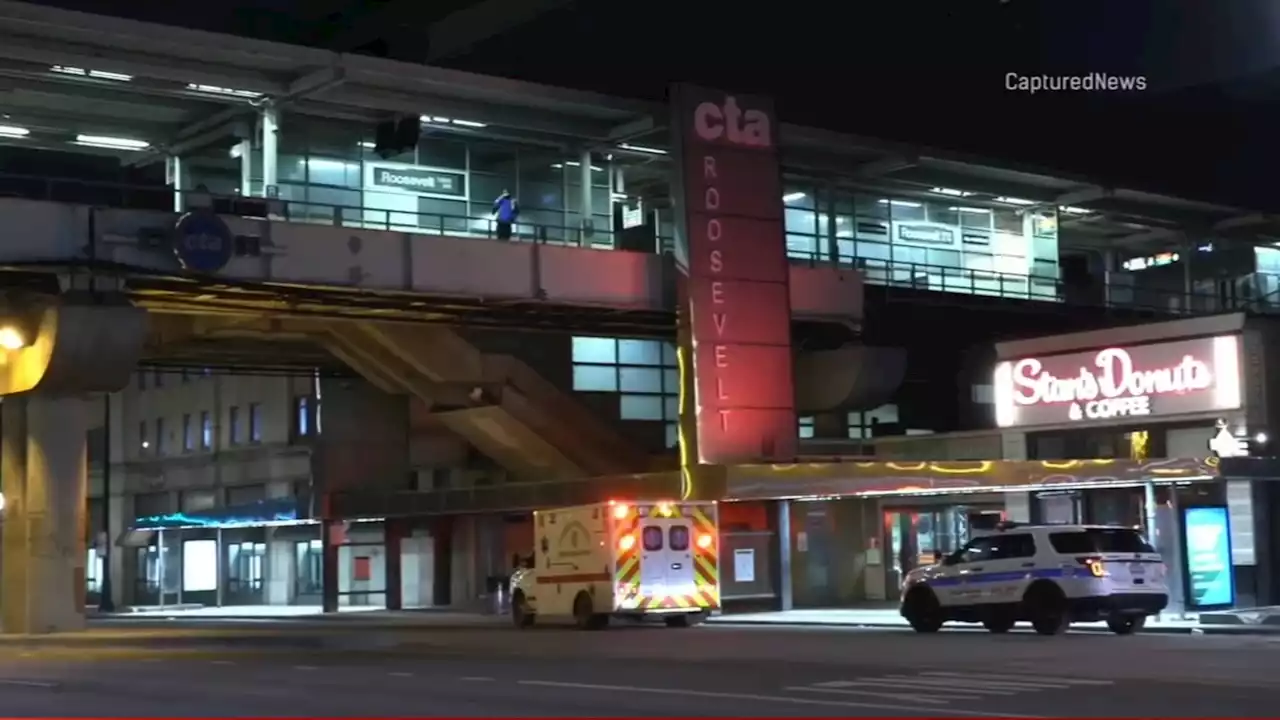 Man robbed at gunpoint on CTA Red Line train, Chicago police say