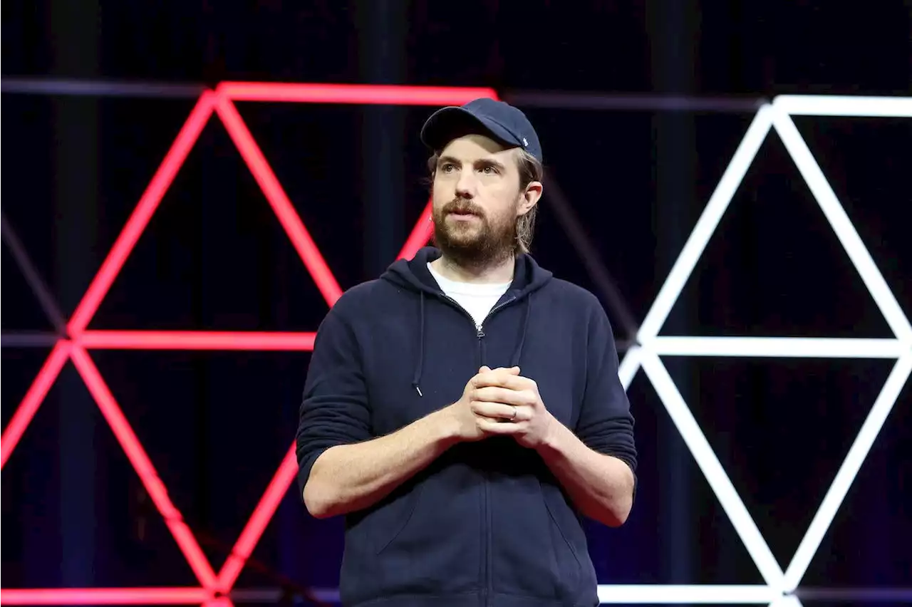 If You Can’t Beat Them, Buy Them — Mike Cannon-Brookes Tries To Buy & Shut Down Largest Coal Plant In Australia