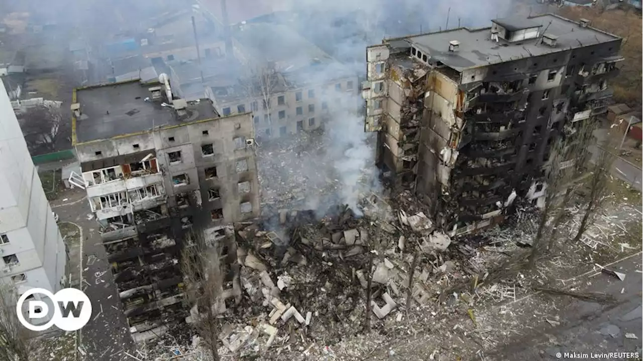 Елизавета II сделала пожертвование в пользу украинских беженцев | DW | 03.03.2022