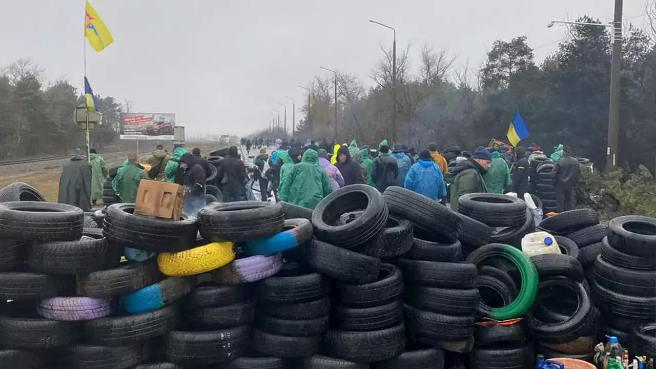 Russian troops shelling Ukraine's largest nuclear power plant sparking fire, officials say