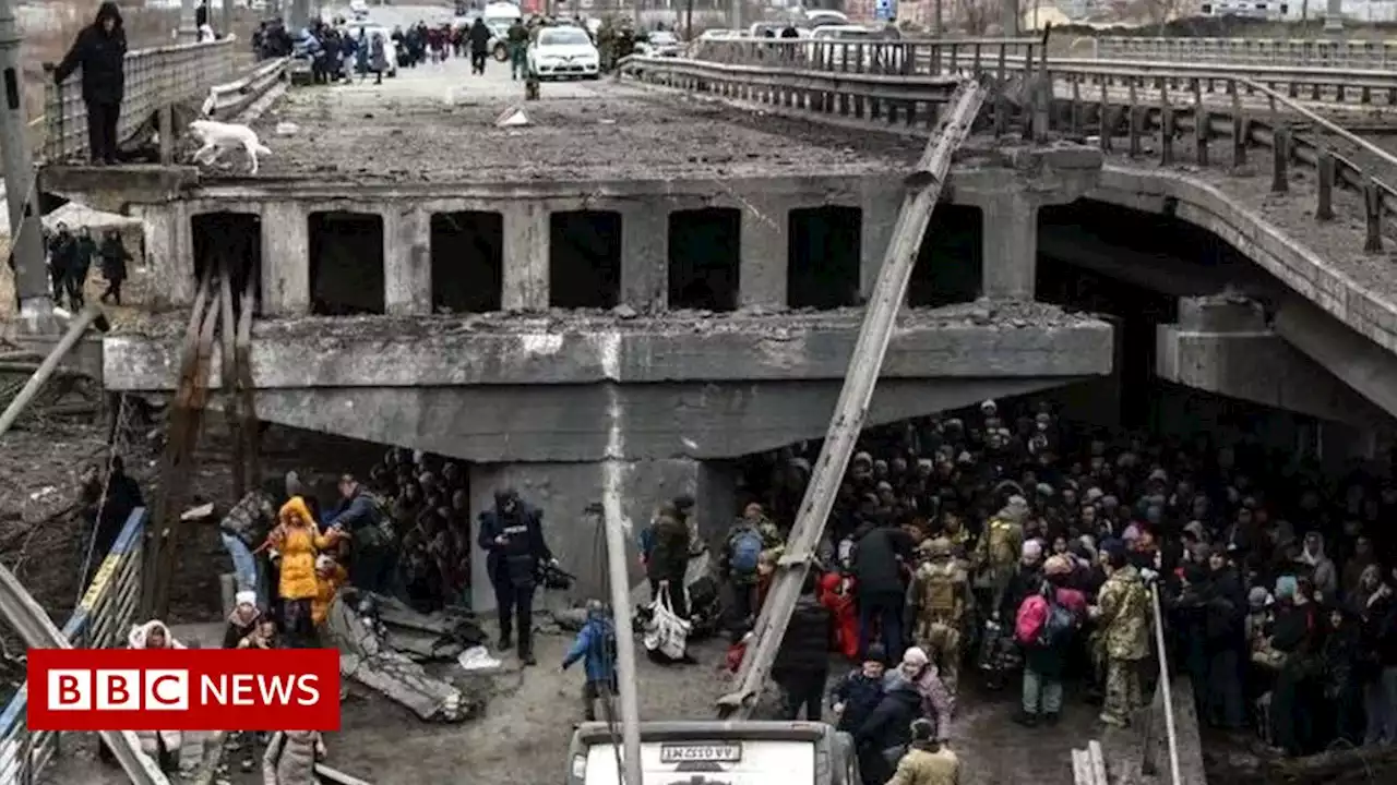 War in Ukraine: Citizens evacuate town of Irpin as homes are destroyed