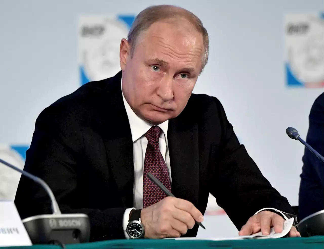 Russian President Vladimir Putin warns against creating Ukraine no-fly zone