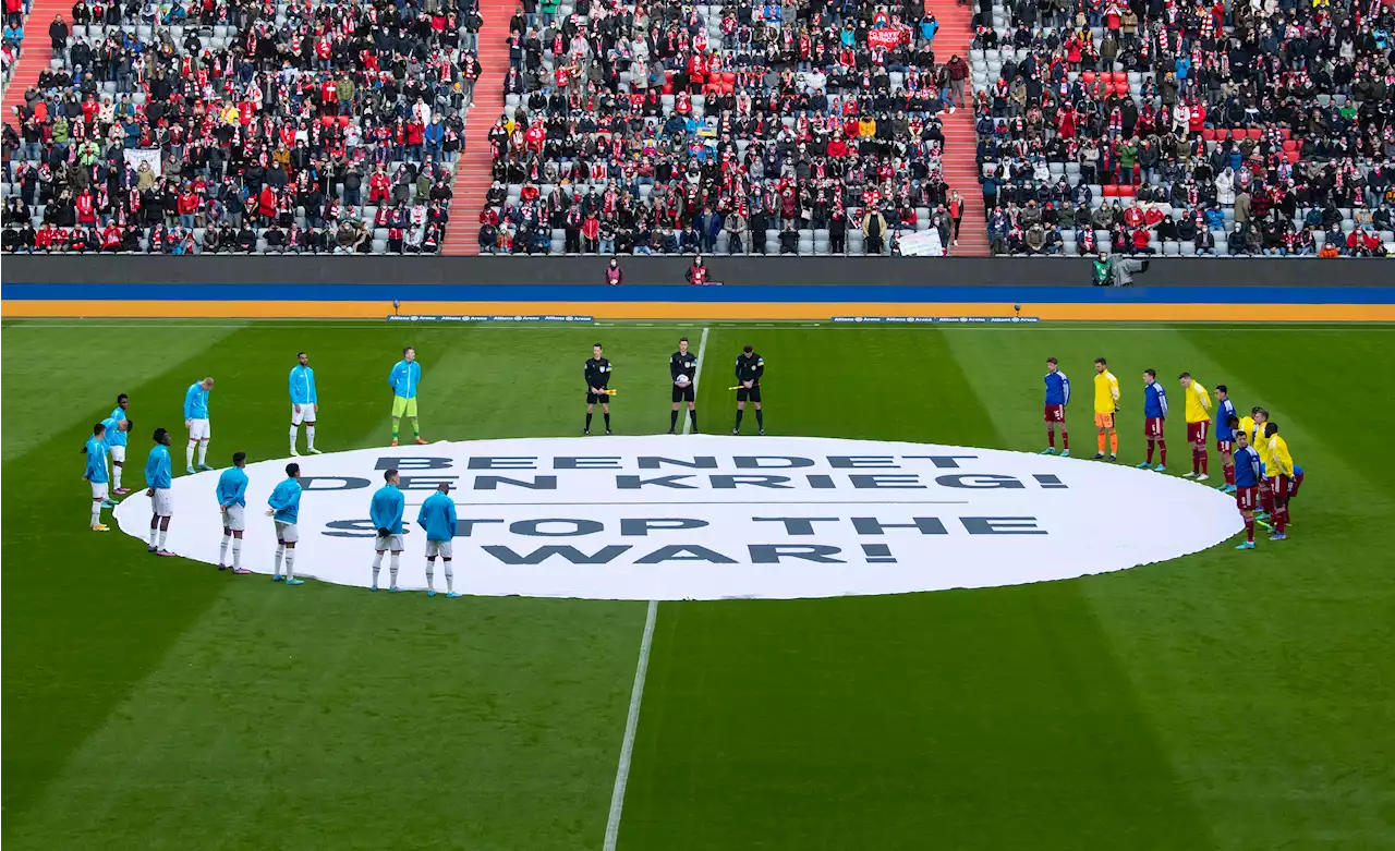 Krieg in der Ukraine - Wieder Solidaritätsaktionen in der Fußball-Bundesliga