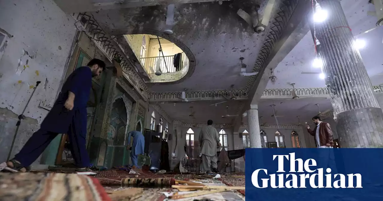 Dozens of worshippers killed in Pakistan suicide bomb attack