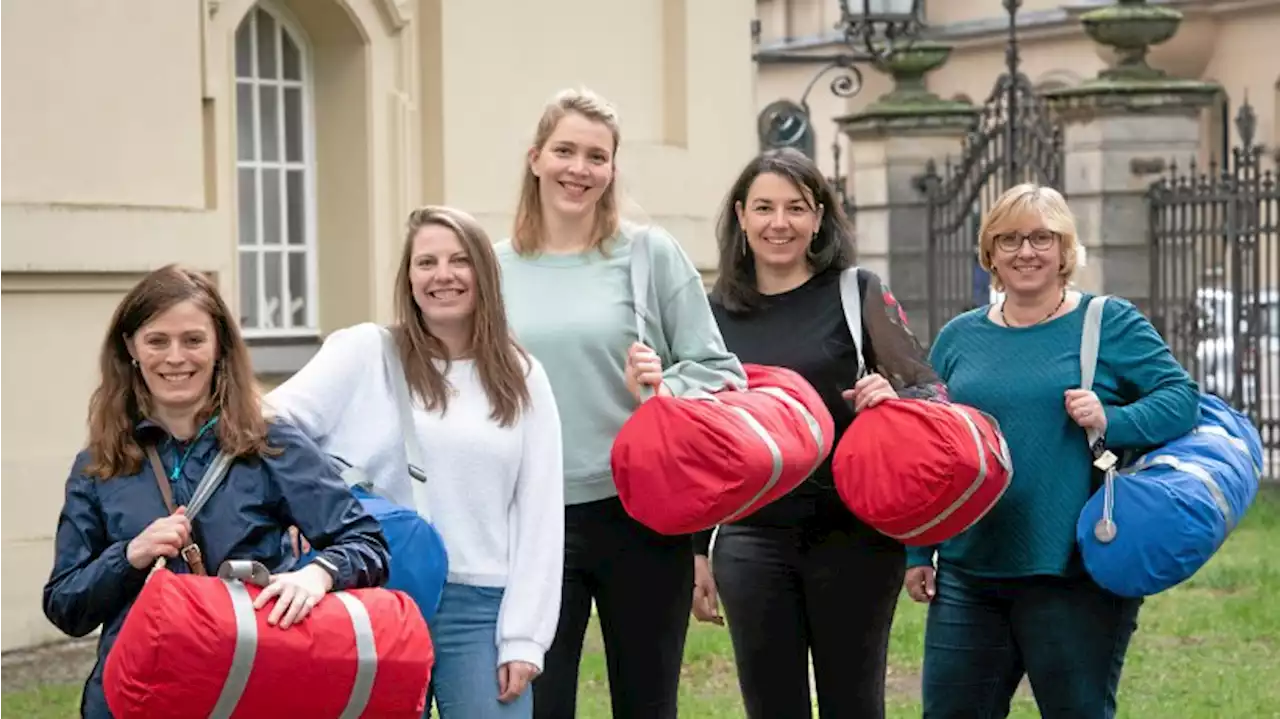 Nachfrage nach Willkommenstaschen mit Baby-Kleidung