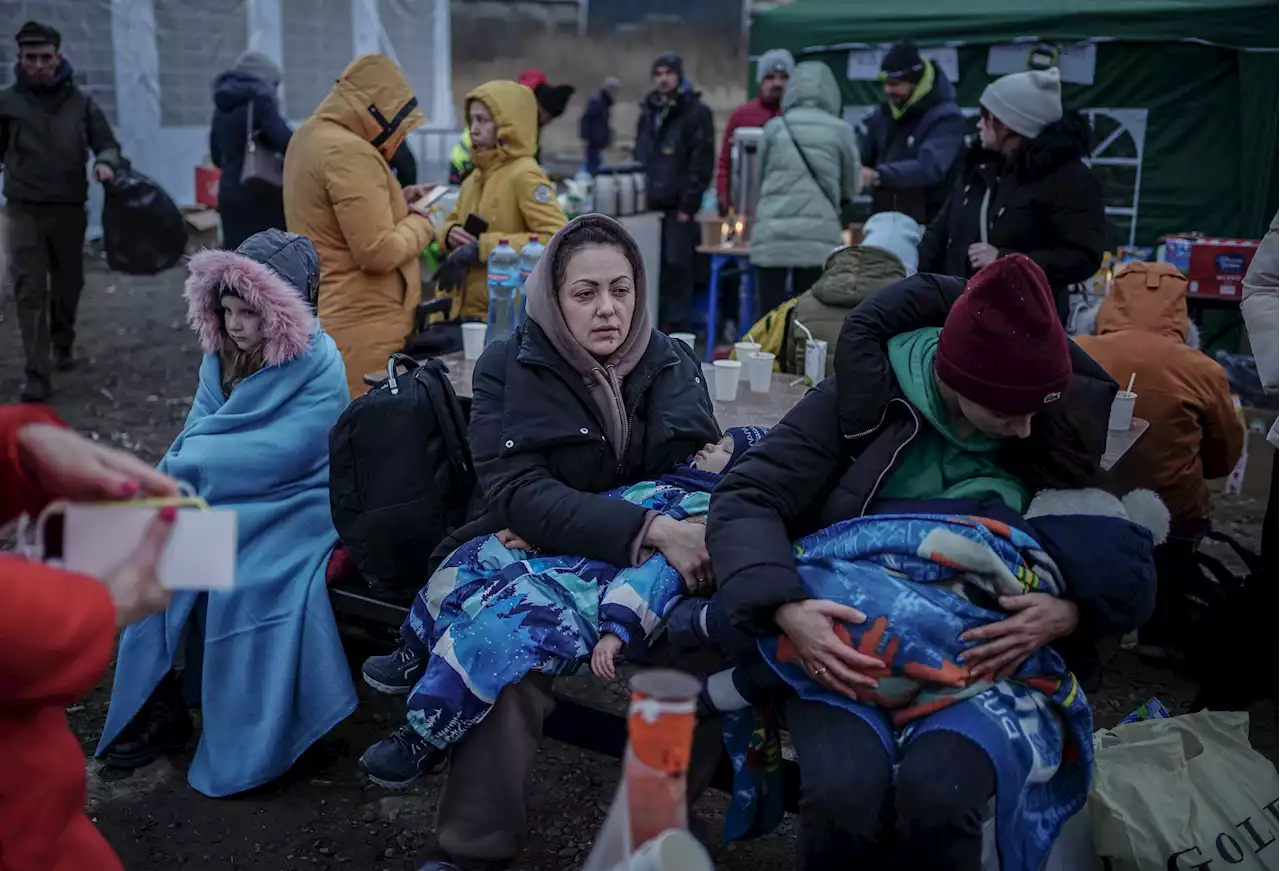 Live Updates: Temporary Ceasefire in Two Ukraine Cities; Putin Cracks Down on Dissent