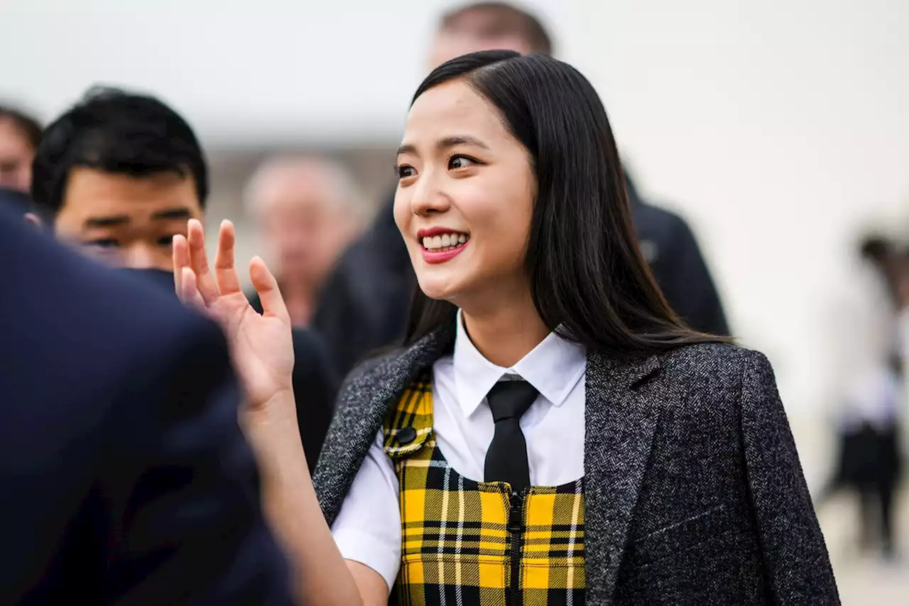 Blackpink's Jisoo Channeled 'Clueless' At Dior's Fall 2022 Show