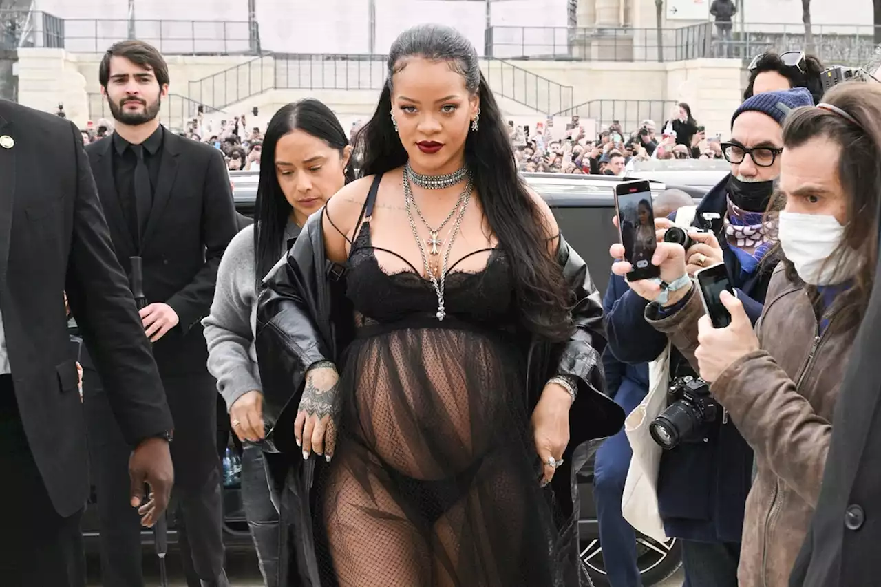 Rihanna's Inspiring Maternity Style Is Taking On Paris Fashion Week