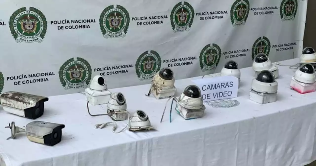 Grupos ilegales habían instalado 13 cámaras de seguridad para tener control de la zona