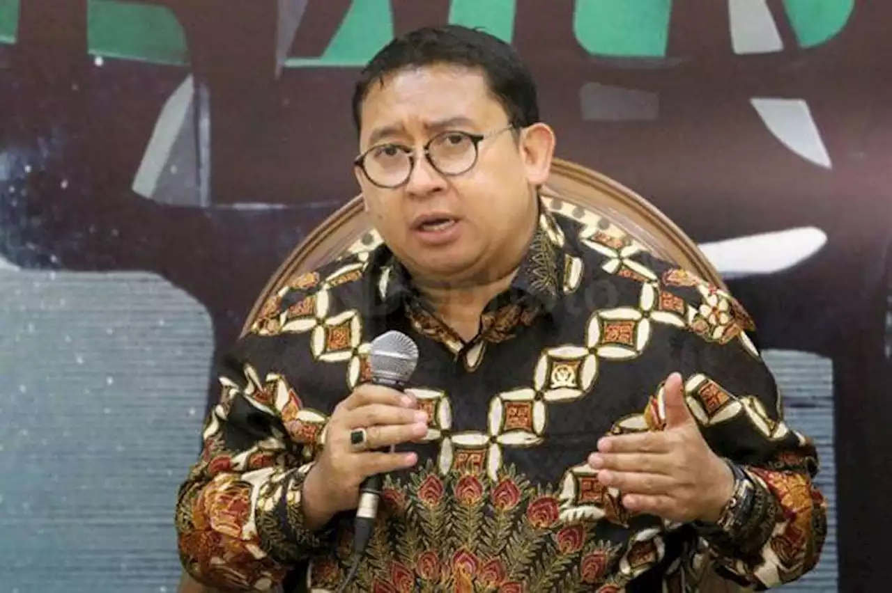 Fadli Zon Tantang Mahfud Adu Data: Doktor Saya Bidang Sejarah