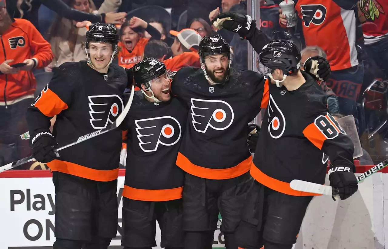 Flyers Win, Extend Regular-Season Home Streak vs Blackhawks