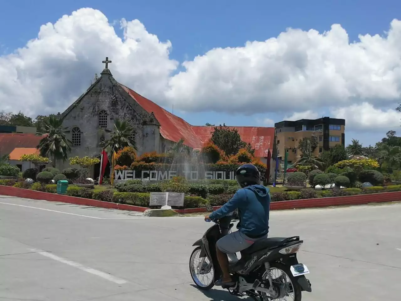 Siquijor opens borders to fully vaccinated tourists