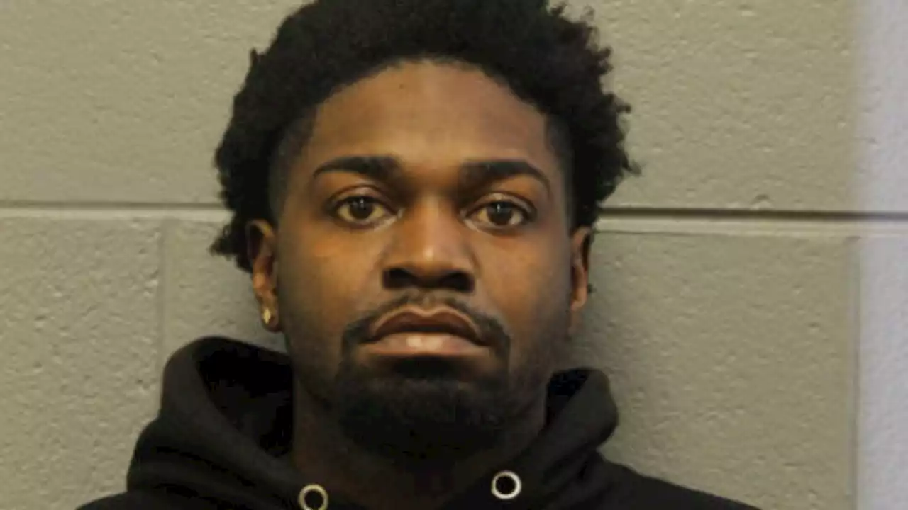 Chicago man charged with shooting 2 cops on city's West Side