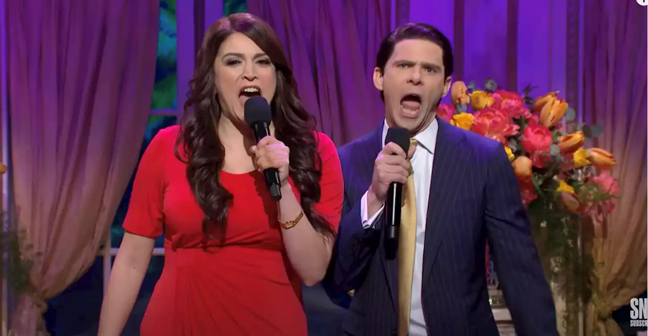 'SNL' Cold Open: Kimberly Guilfoyle Sings 'Shallow' For Pro-Russia Fundraiser