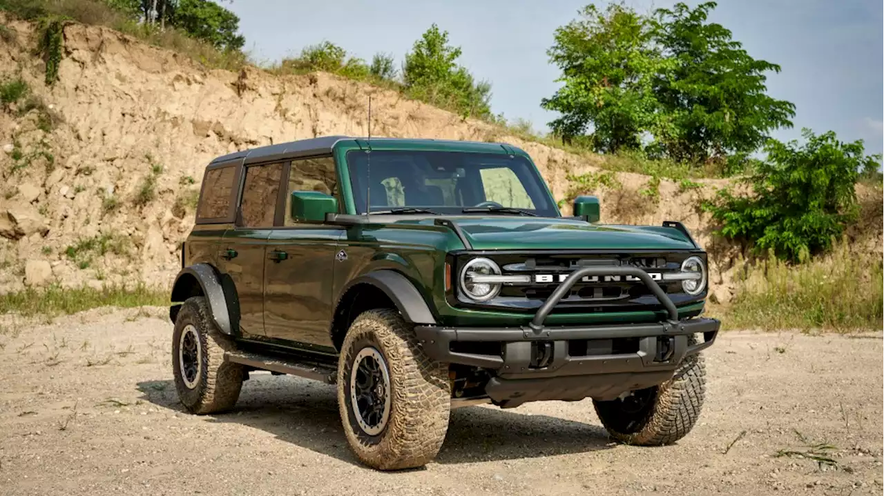 2022 Ford Bronco gets $1,530 to $2,280 more expensive