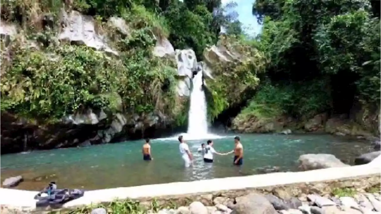 Menikmati Indah dan Jernihnya Air Terjun Way Lalaan di Lampung