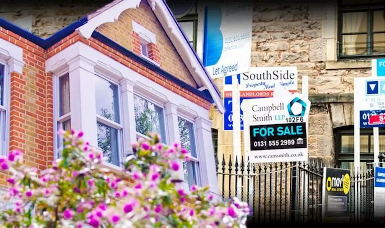 Property market shows ‘no signs of slowing’ as average house price hits record £278,123