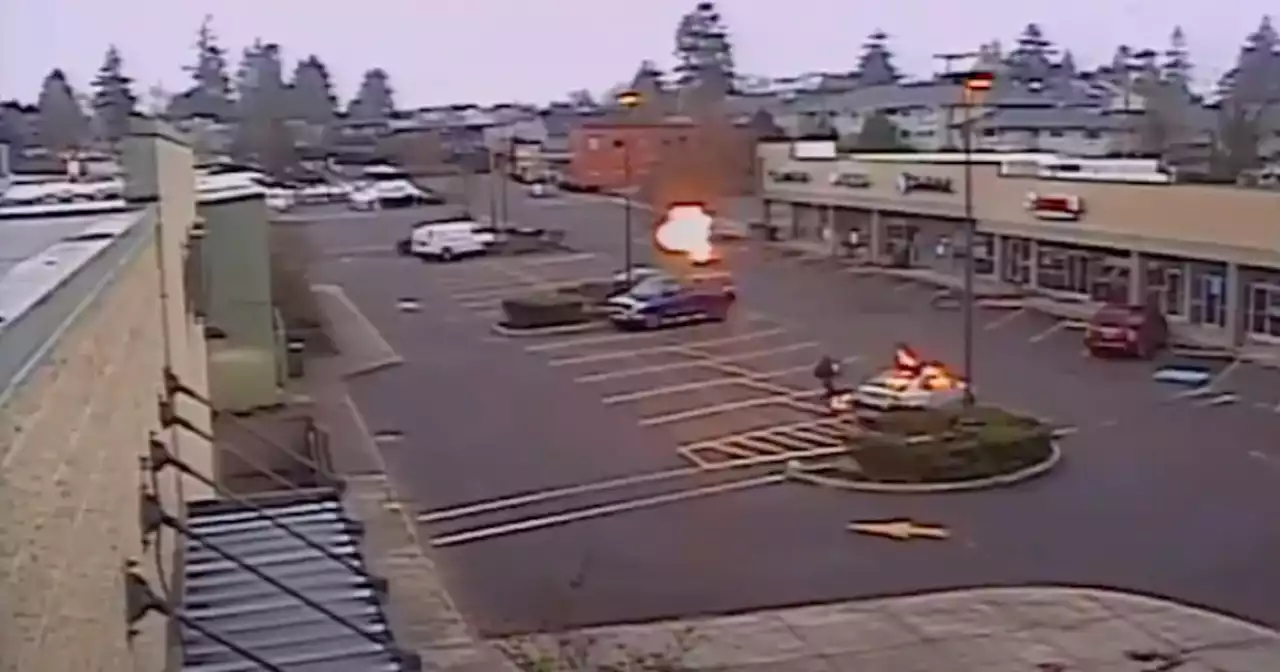 Oregon police searching for arsonist who blew up car in parking lot