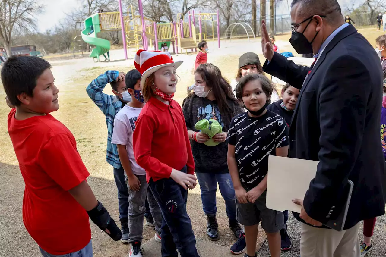 S.A. teachers have a full plate but can’t say, ‘Hold the evaluations’