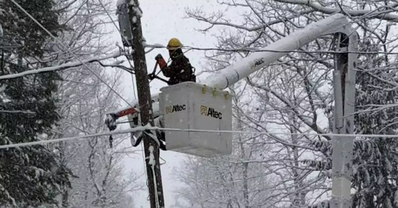 Crews work to restore power to Utahns after snowstorm