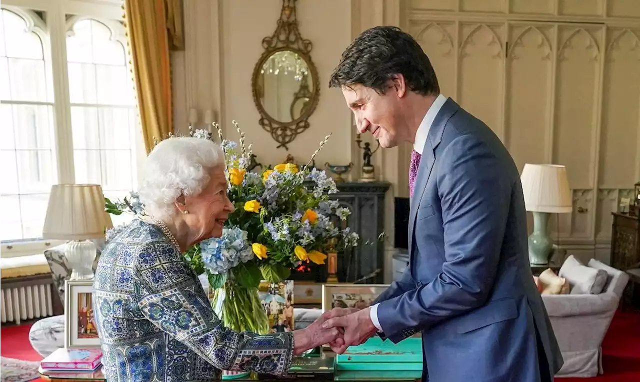 Queen meets Trudeau in first in-person meeting since catching COVID-19