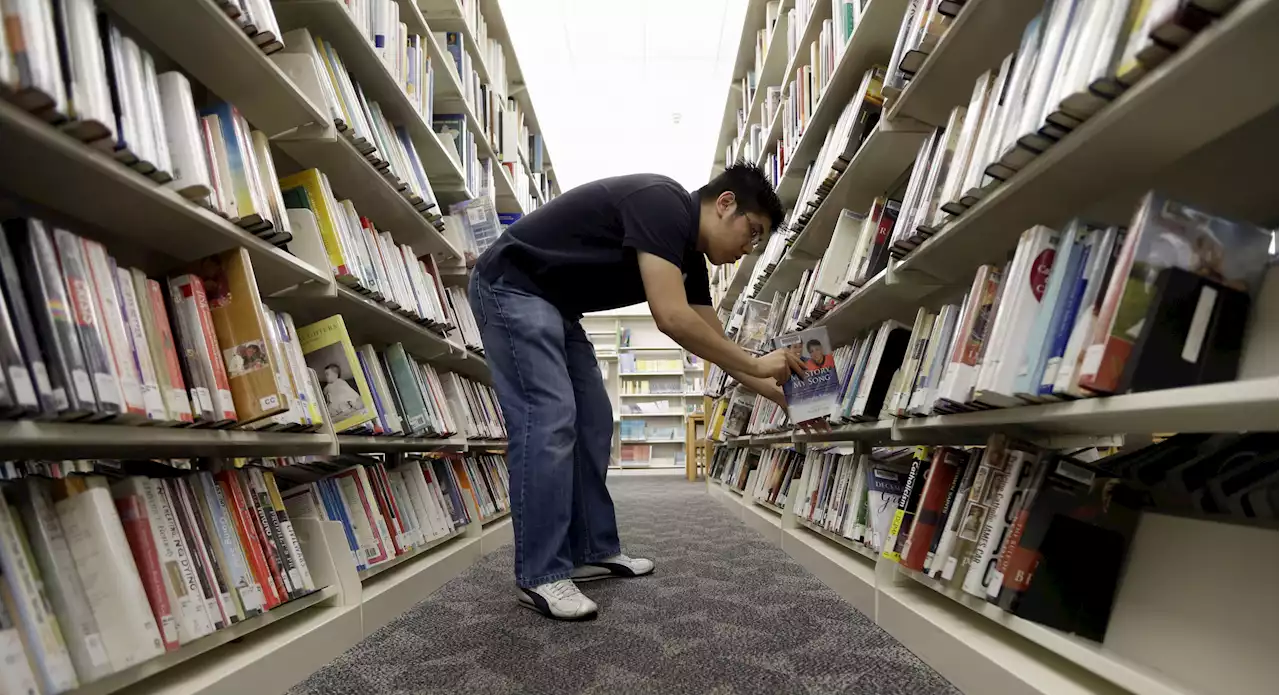 Texas students forming book clubs to read novels banned from school shelves