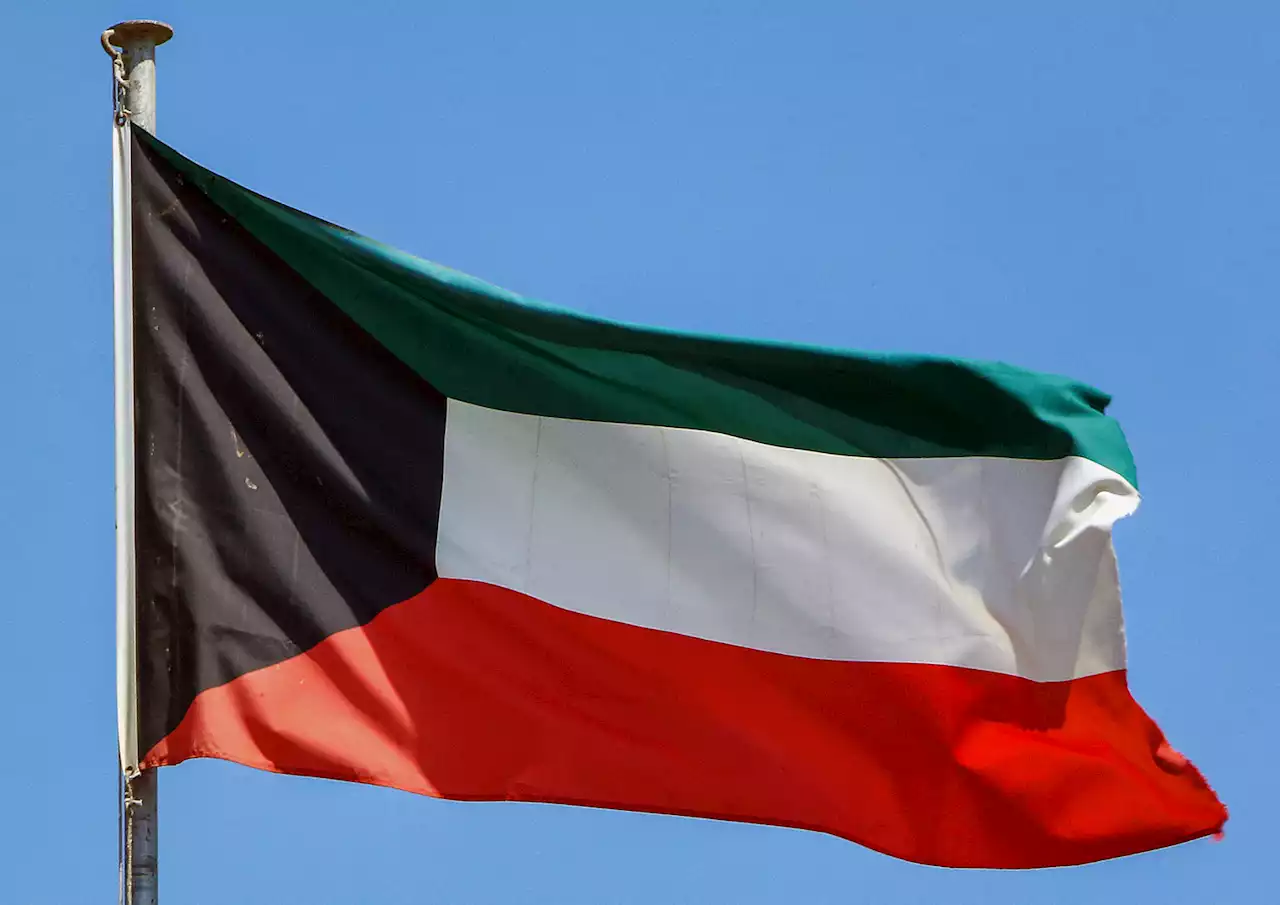 الكويت.. القبض على مقيم آسيوي متخصص بتزوير الهويات