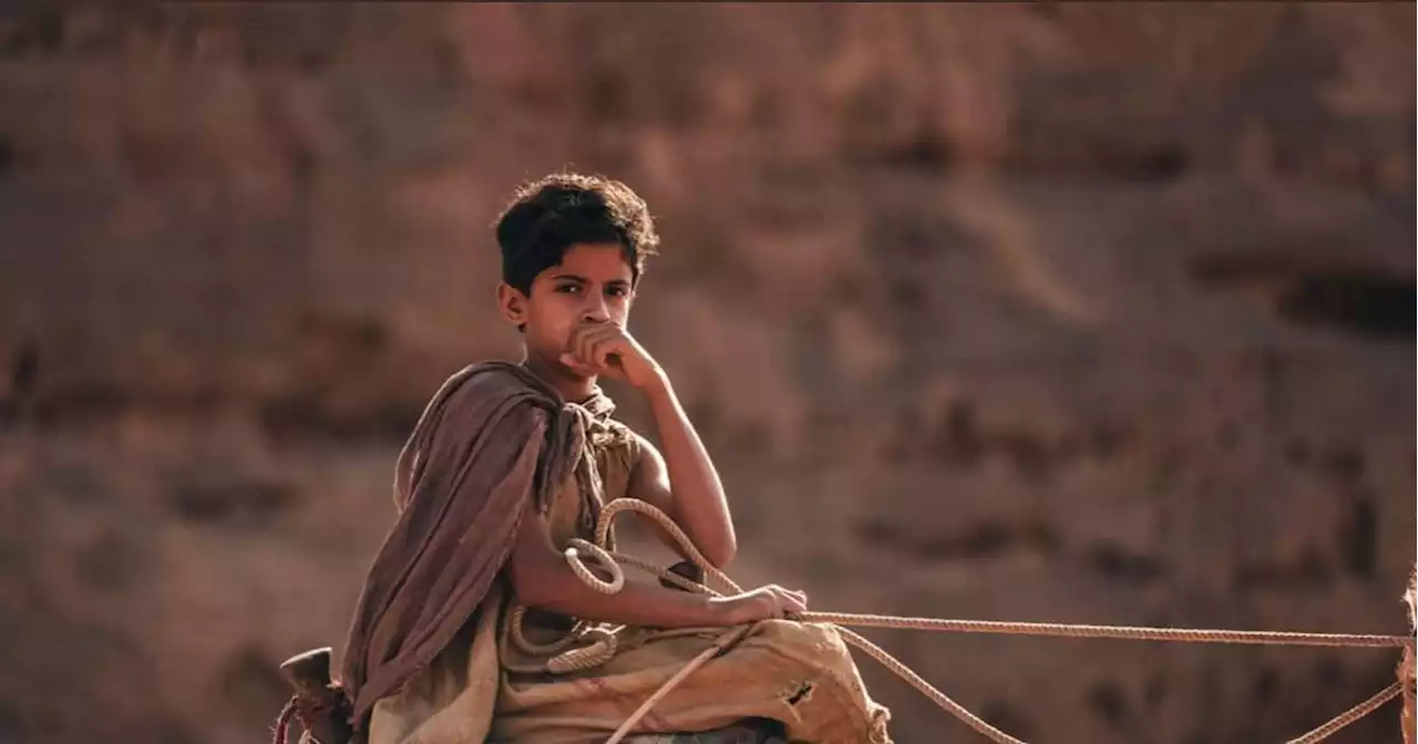 اختاره مخرج بريطاني شهير.. 'سبق' تلتقي الطالب العطوي بطل فيلم 'محارب الصحراء'