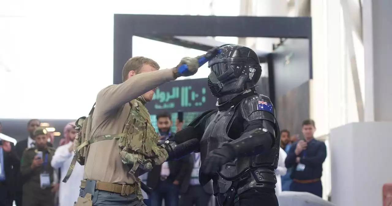 'سبق' ترصد بالصور اليوم الثاني لمعرض الدفاع العالمي