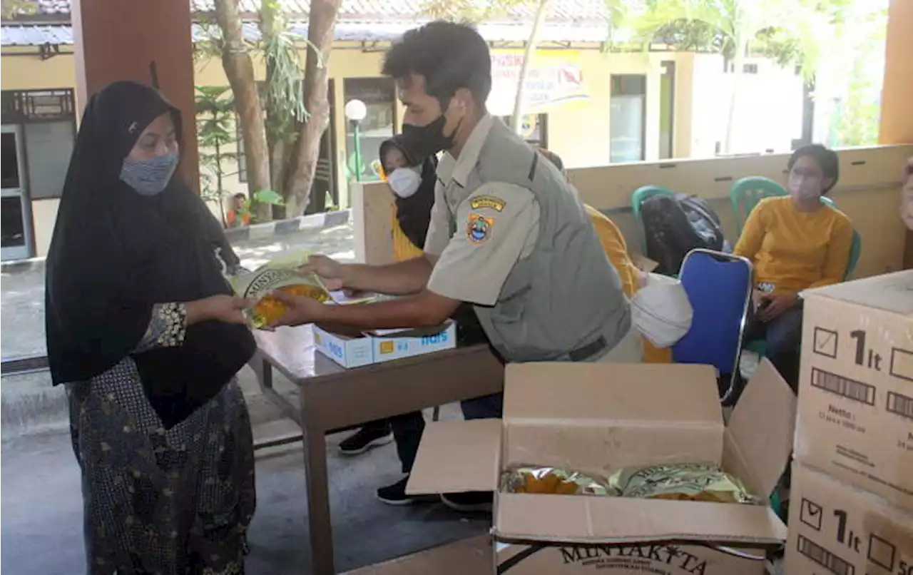 OP Minyak Goreng Digelar di Sambirejo Sragen, Khusus untuk Warga Miskin