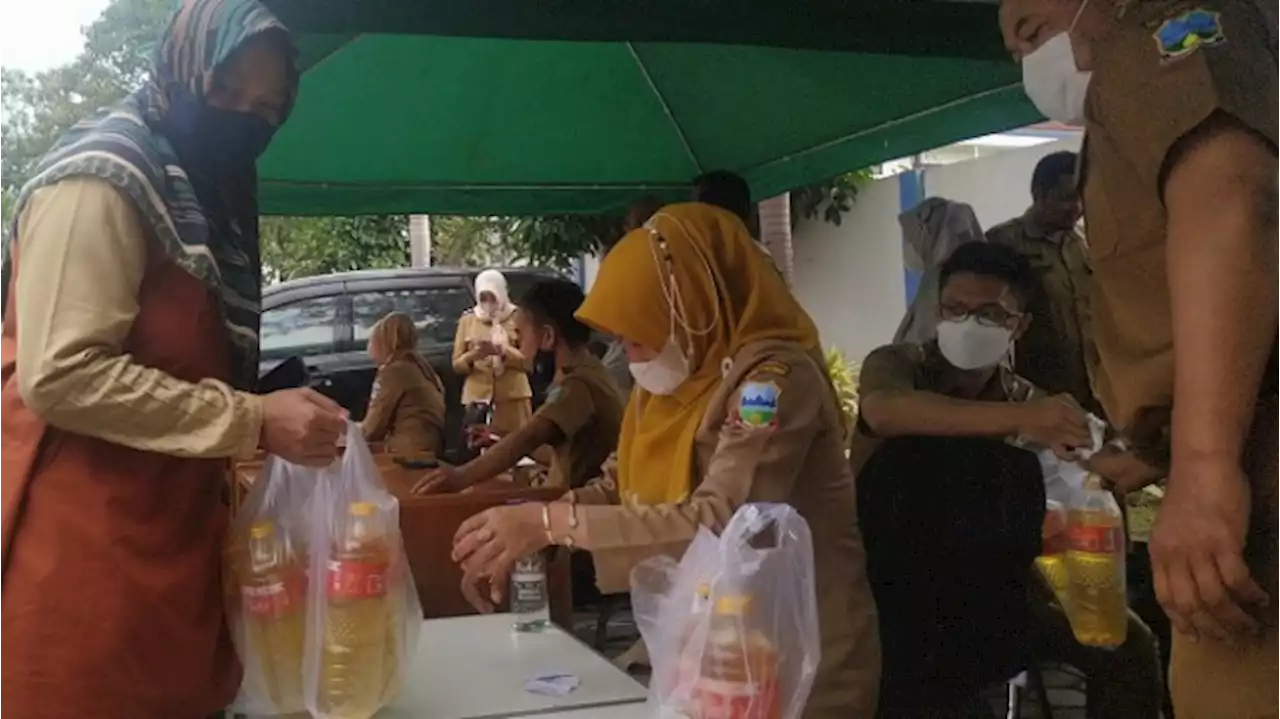 Miris! Sudah 3 Pekan Minyak Goreng di Garut Masih Langka