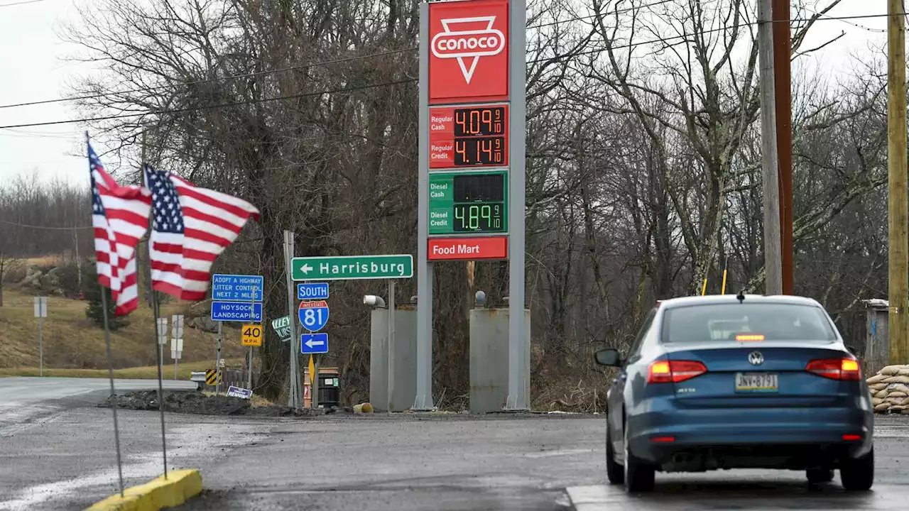 Gas tops $4 per gallon average, 1st time since 2008